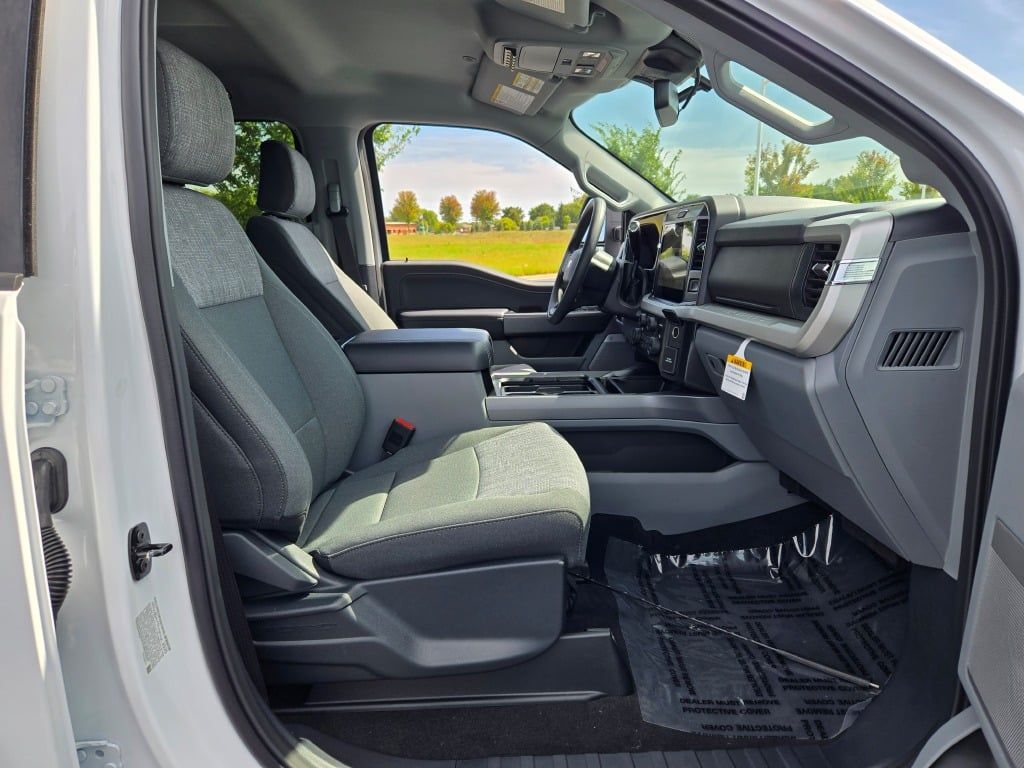 2026 Ford F-350 photo 5