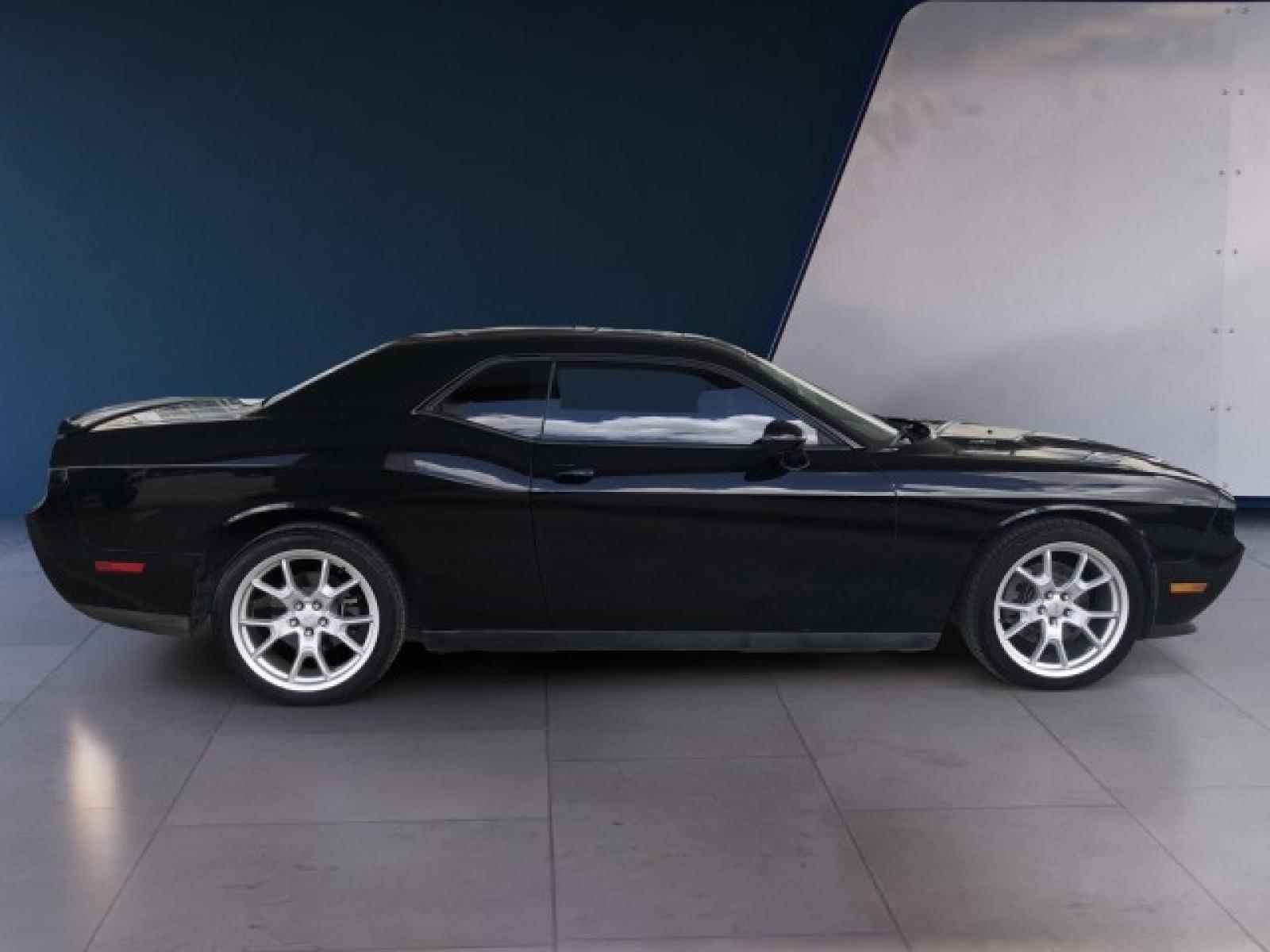 2014 Dodge Challenger R/T photo 6