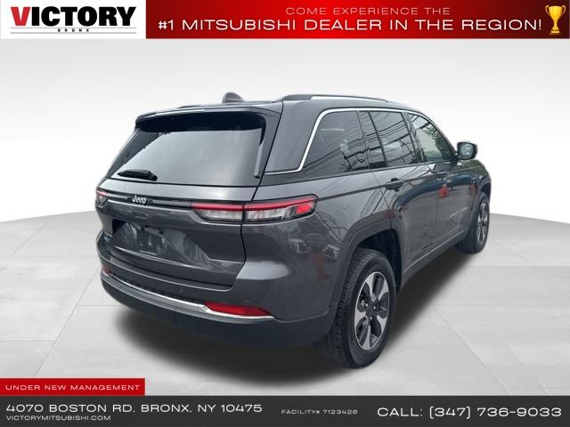 2023 Jeep Cherokee 4xe photo 3