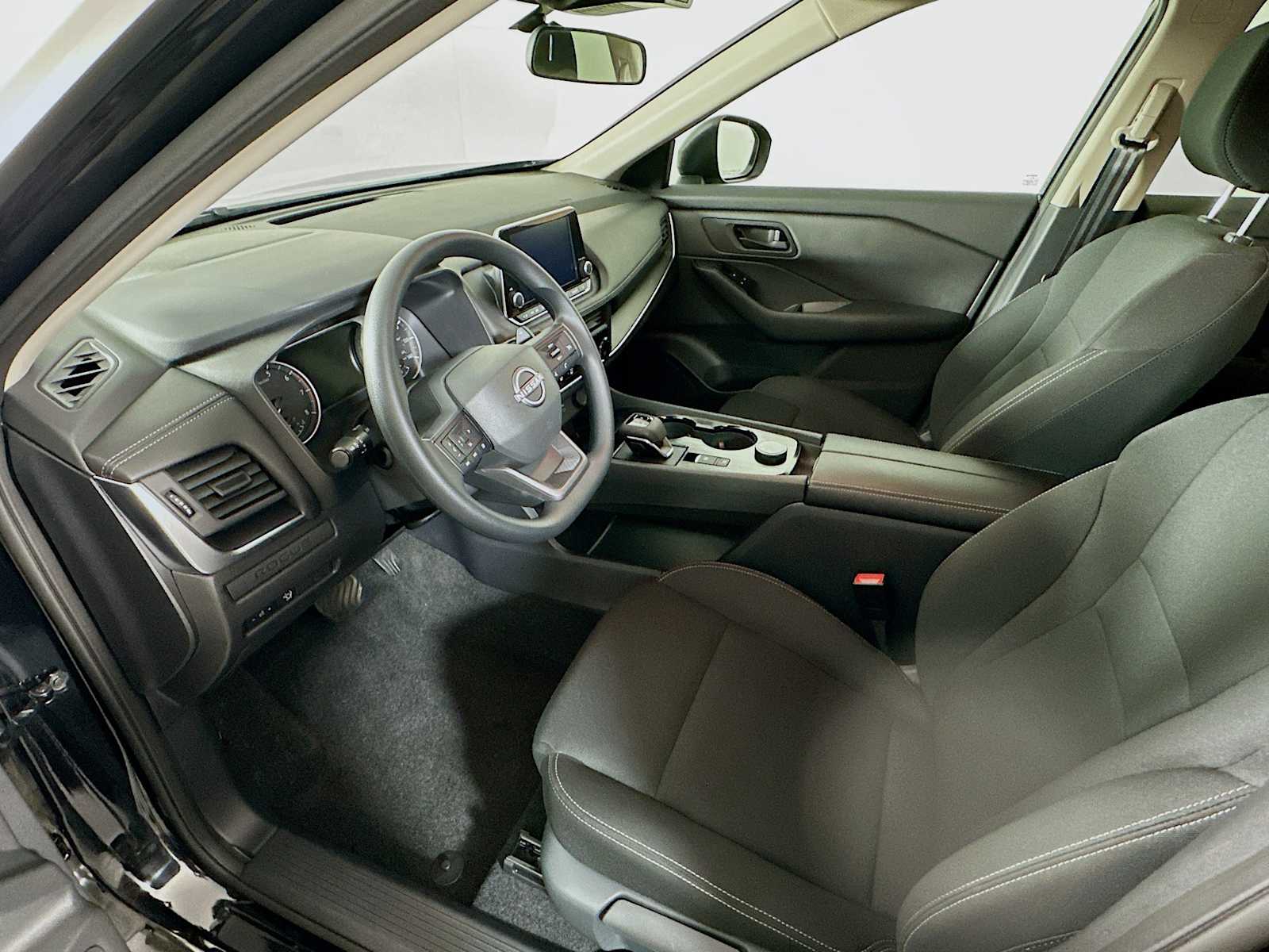 2025 Nissan Rogue S photo 7