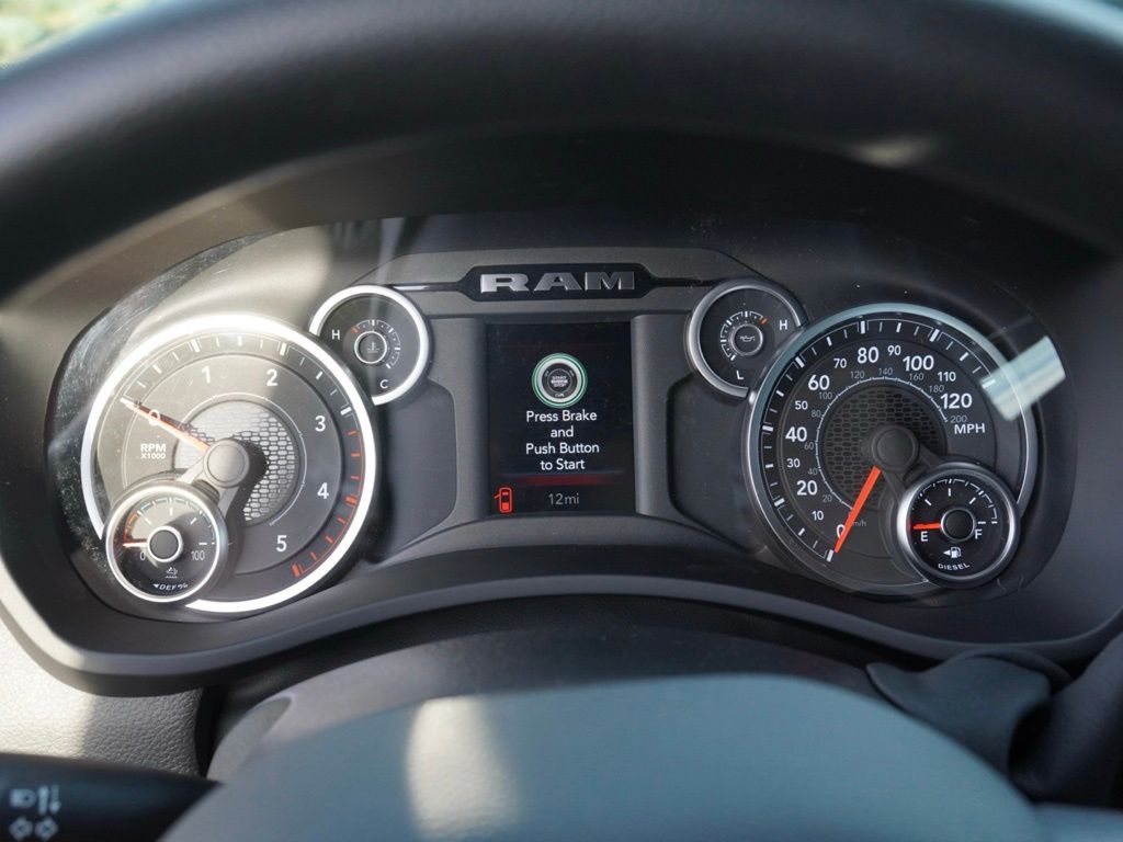 New 2026 Bright White Clear-Coat Exterior Paint RAM Tradesman image 12