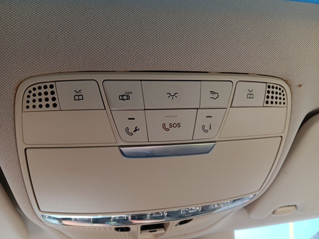 2016 Mercedes Benz C 300 photo 11