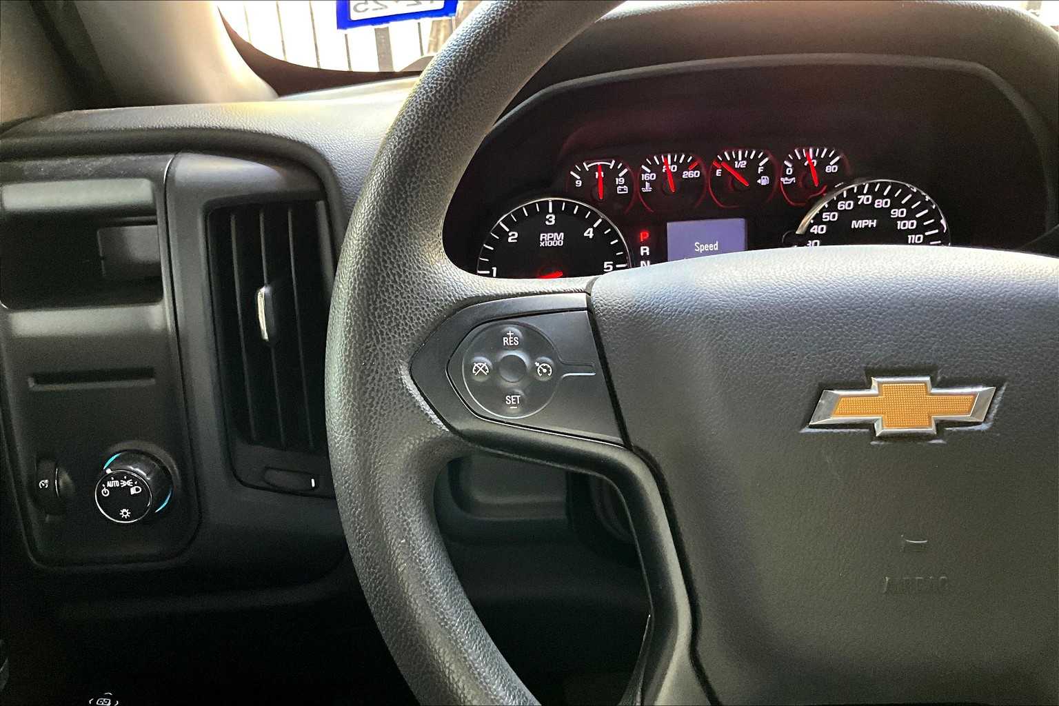 2018 Chevrolet Silverado 1500 Custom photo 22