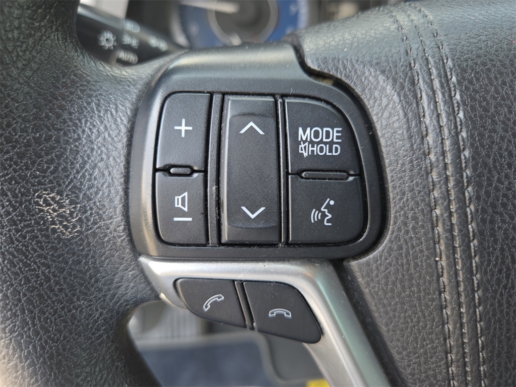 2020 Toyota Sienna LE photo 15