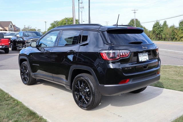 2025 Jeep Compass Altitude photo 28