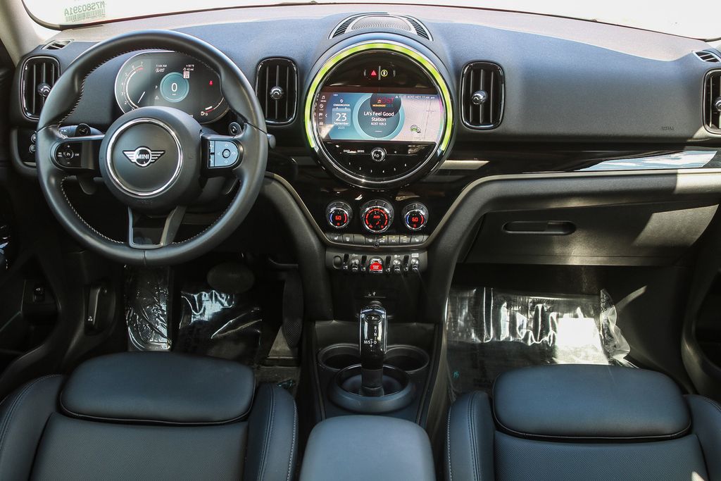 2023 Mini Cooper Signature photo 12