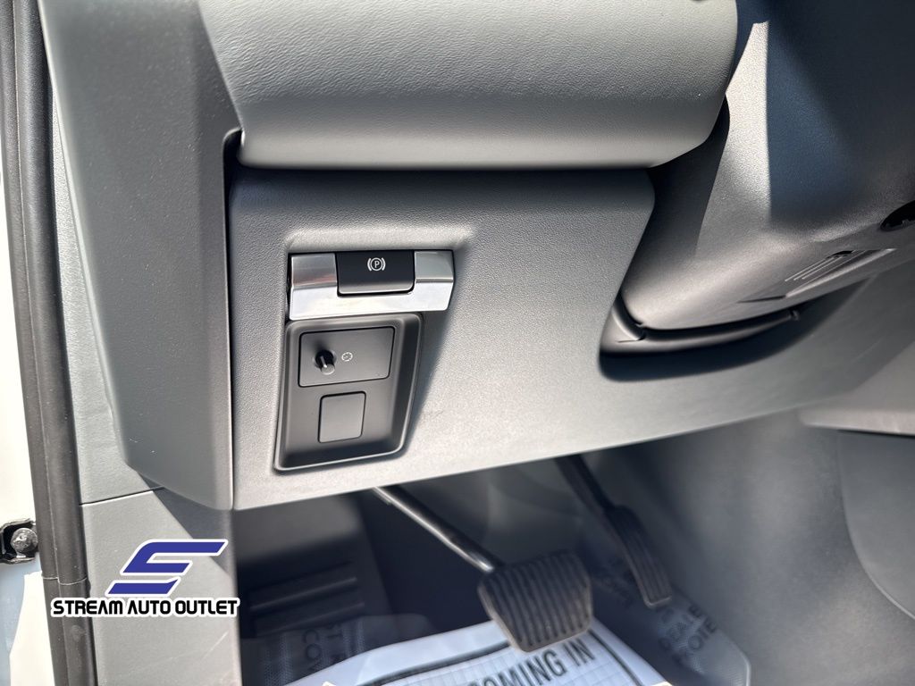 2024 Land Rover Defender 110 X-Dynamic SE photo 13