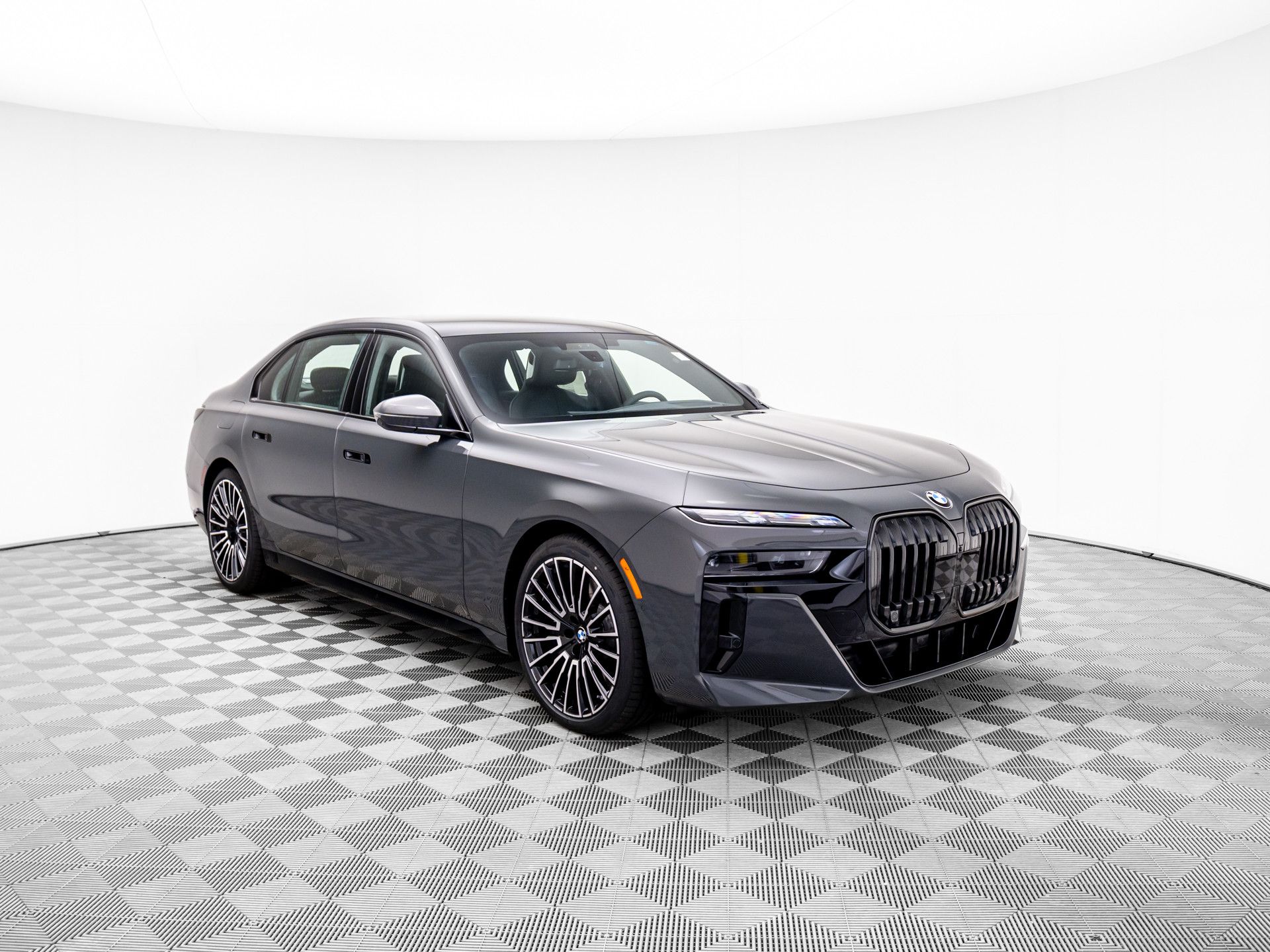 New 2025 Dravit Grey Metallic BMW 760i xDrive image 8