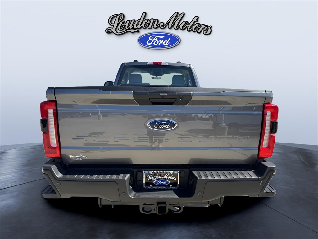 2025 Ford F-350 XL photo 4