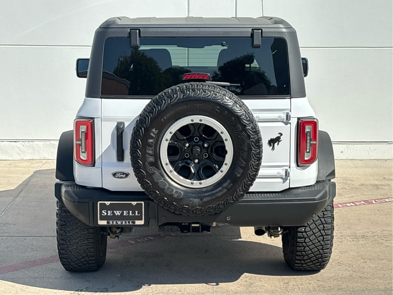 2023 Ford Bronco Base photo 5