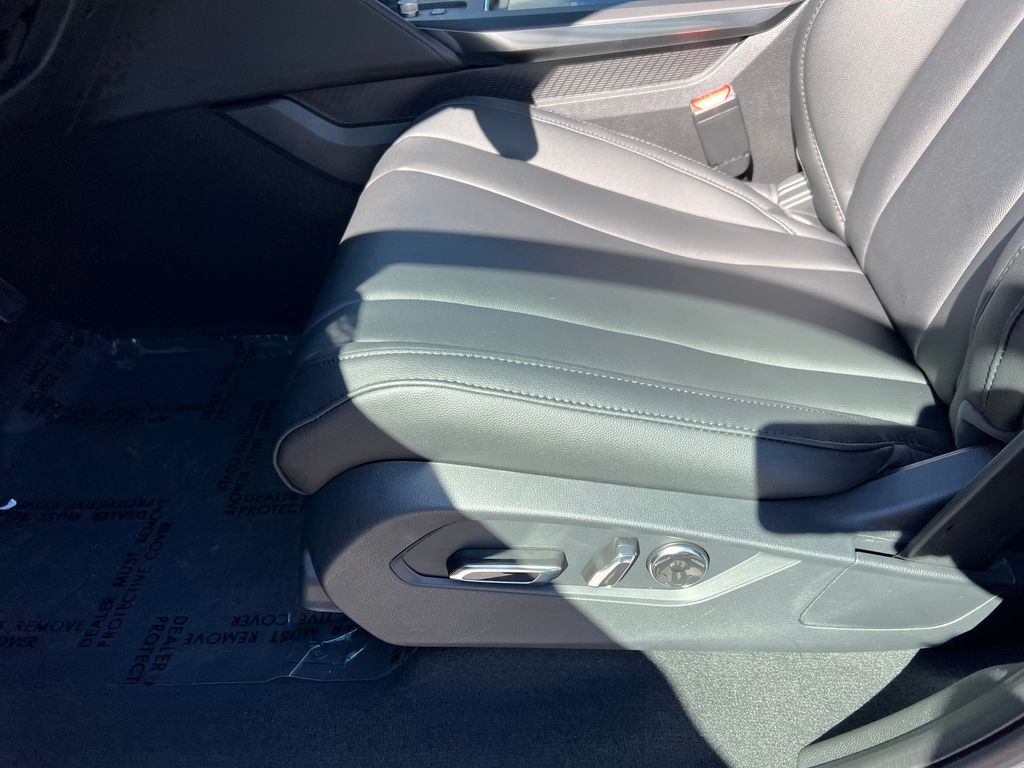 2025 Acura MDX SH-AWD photo 12