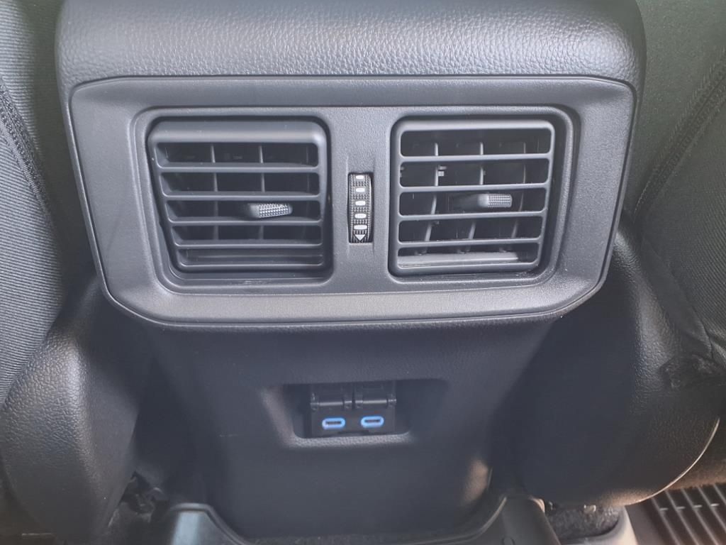 2022 Toyota RAV4 XLE photo 13