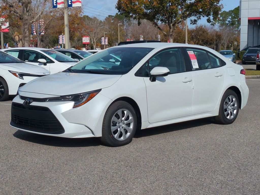 2026 Toyota Corolla LE's photo