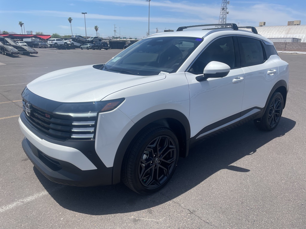 2025 Nissan Kicks SR photo 3