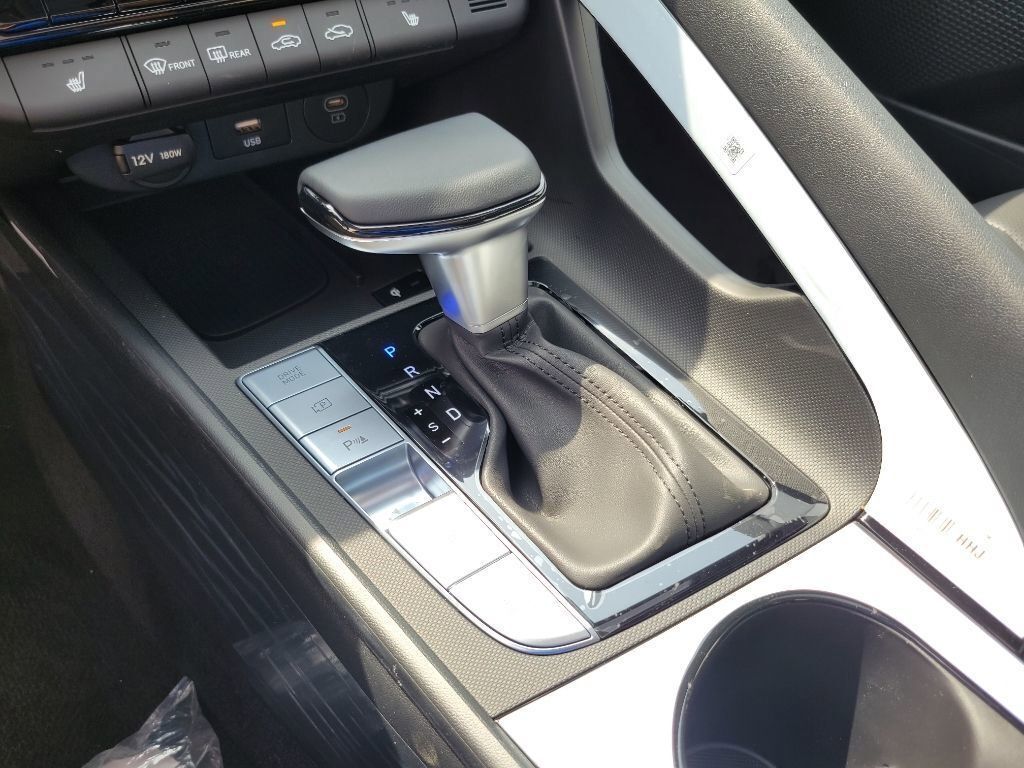 2024 Hyundai Elantra Limited photo 22