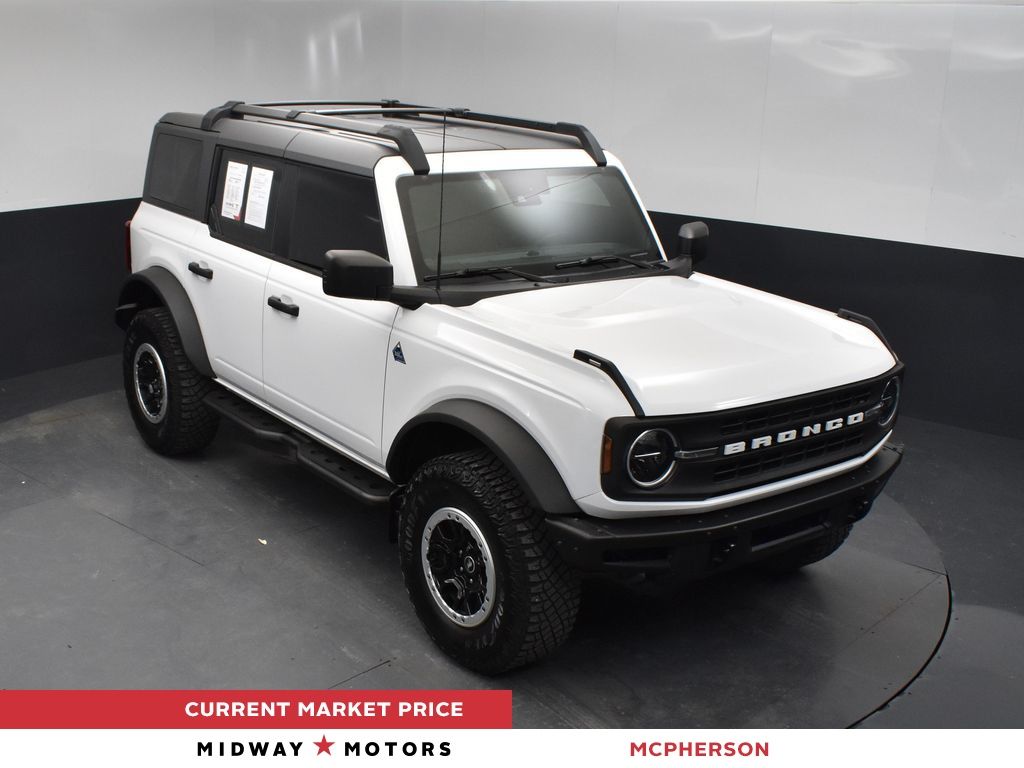 2023 Ford Bronco 4-Door Black Diamond's photo