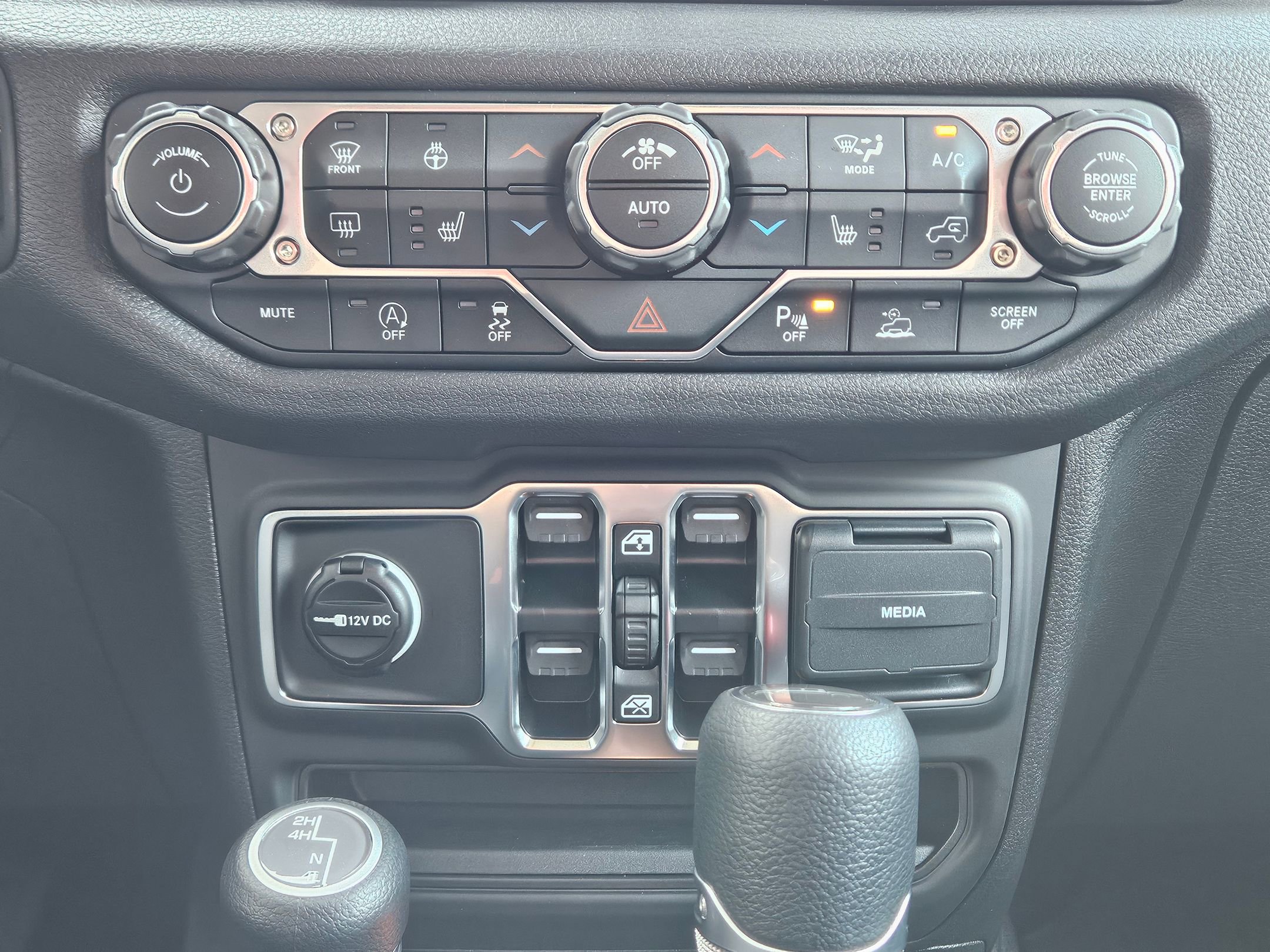 2025 Jeep Gladiator Sport photo 11