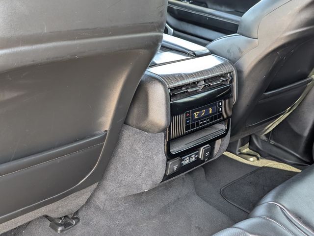 2023 Jeep Wagoneer L Series II photo 24