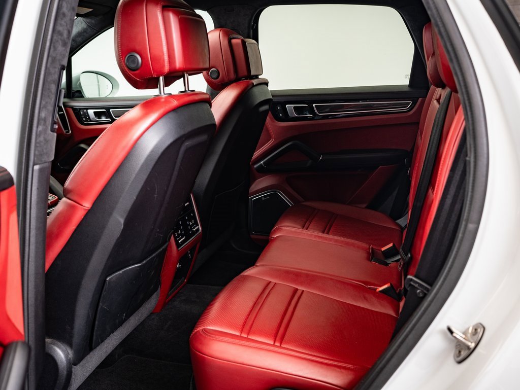 2022 Porsche Cayenne GTS photo 32