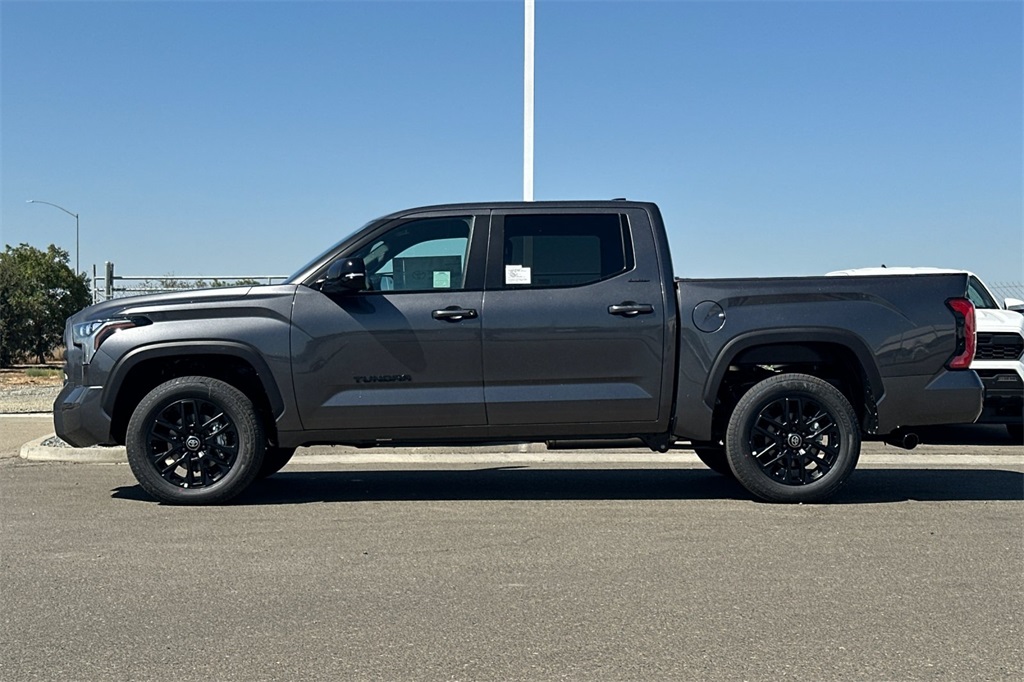 2025 Toyota Tundra Limited CrewMax photo 7