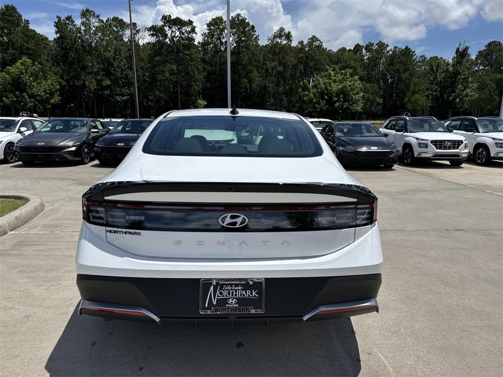 2025 Hyundai Sonata SE photo 2