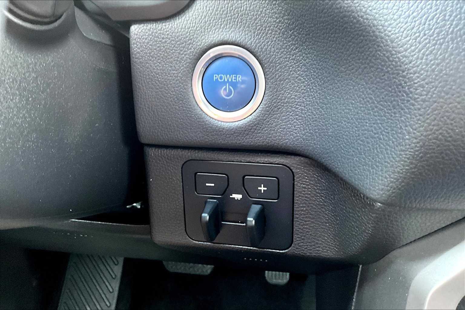 2024 Toyota Sequoia Limited photo 33