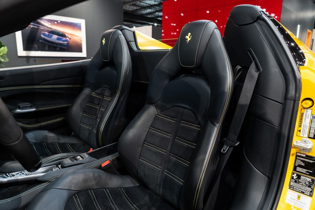 2022 Ferrari F8 Spider Base photo 4