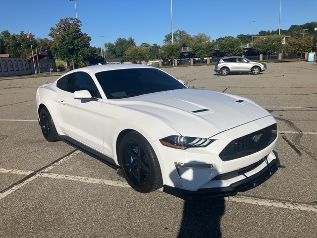 2020 Ford Mustang EcoBoost photo 3