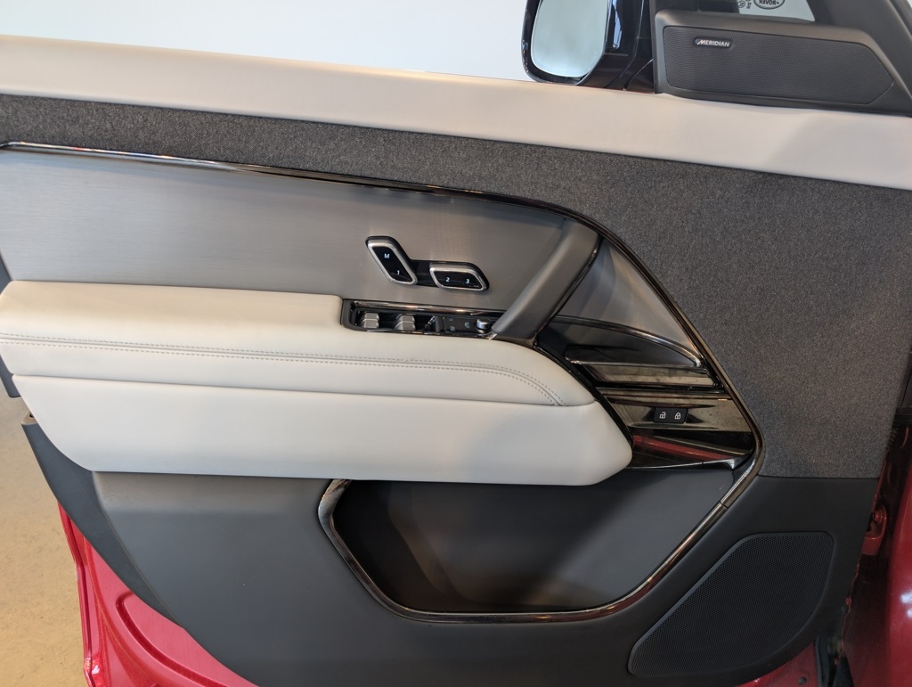 2024 Land Rover Range Rover Sport SE photo 8