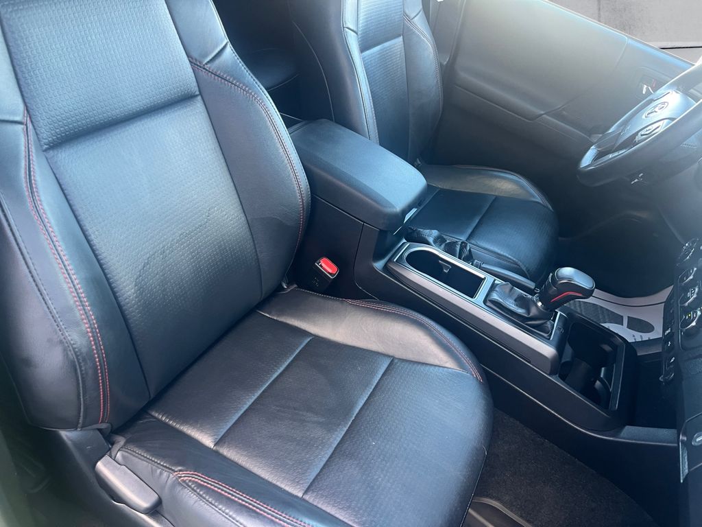 2022 Toyota Tacoma TRD Pro photo 14