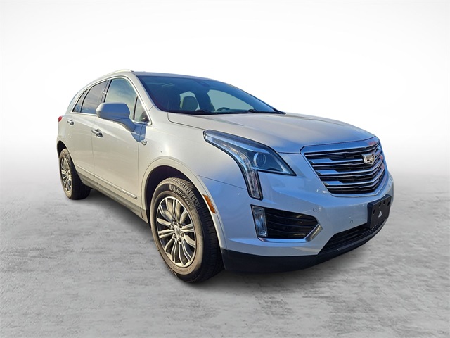 2017 Cadillac XT5 Luxury photo 2