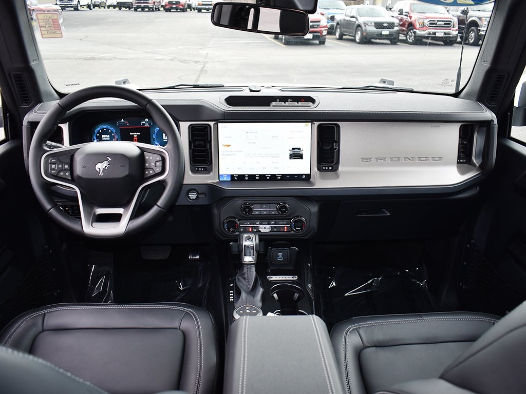 2025 Ford Bronco Outer Banks photo 4