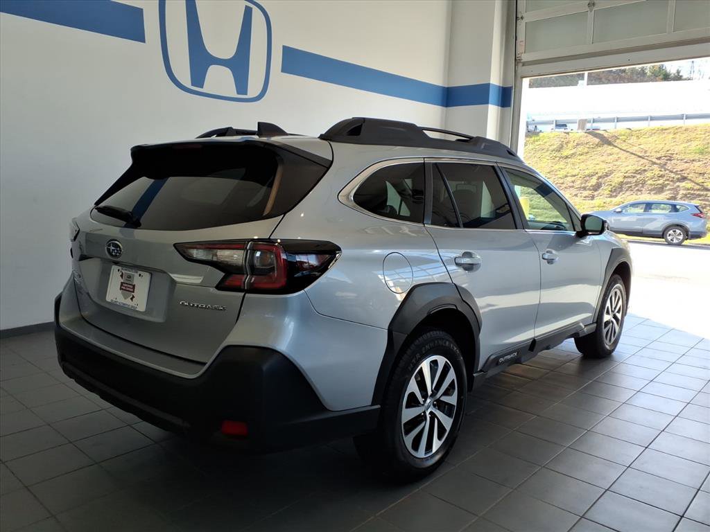 2023 Subaru Outback Premium photo 4