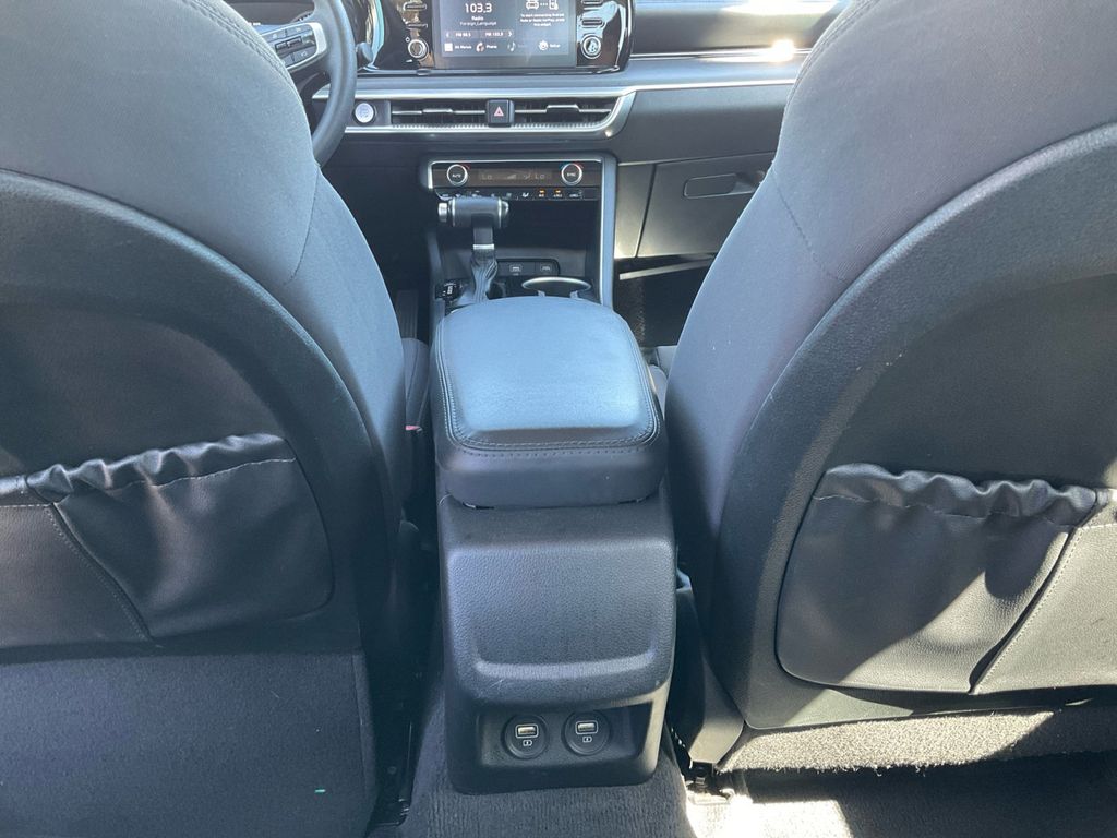 2023 Kia K5 LXS photo 24