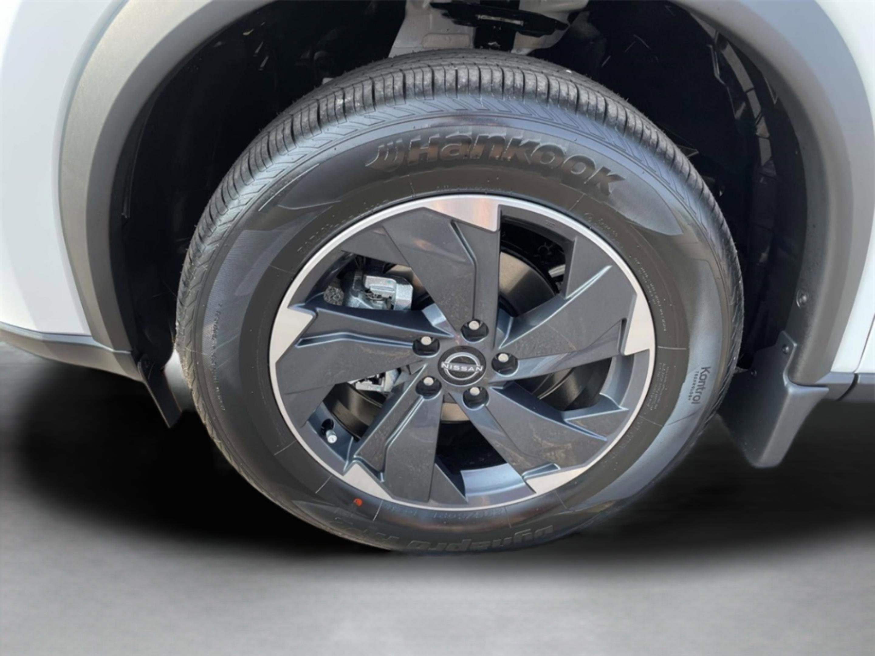 2026 Nissan Rogue SV AWD photo 25