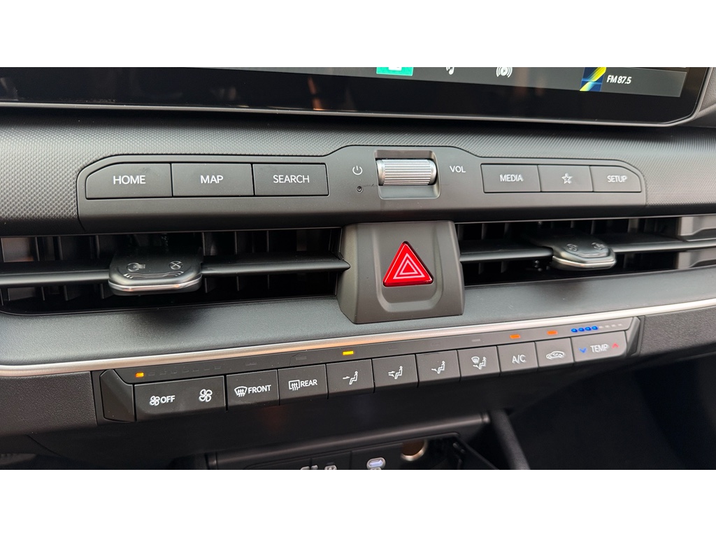 2025 Kia K4 LXS photo 16