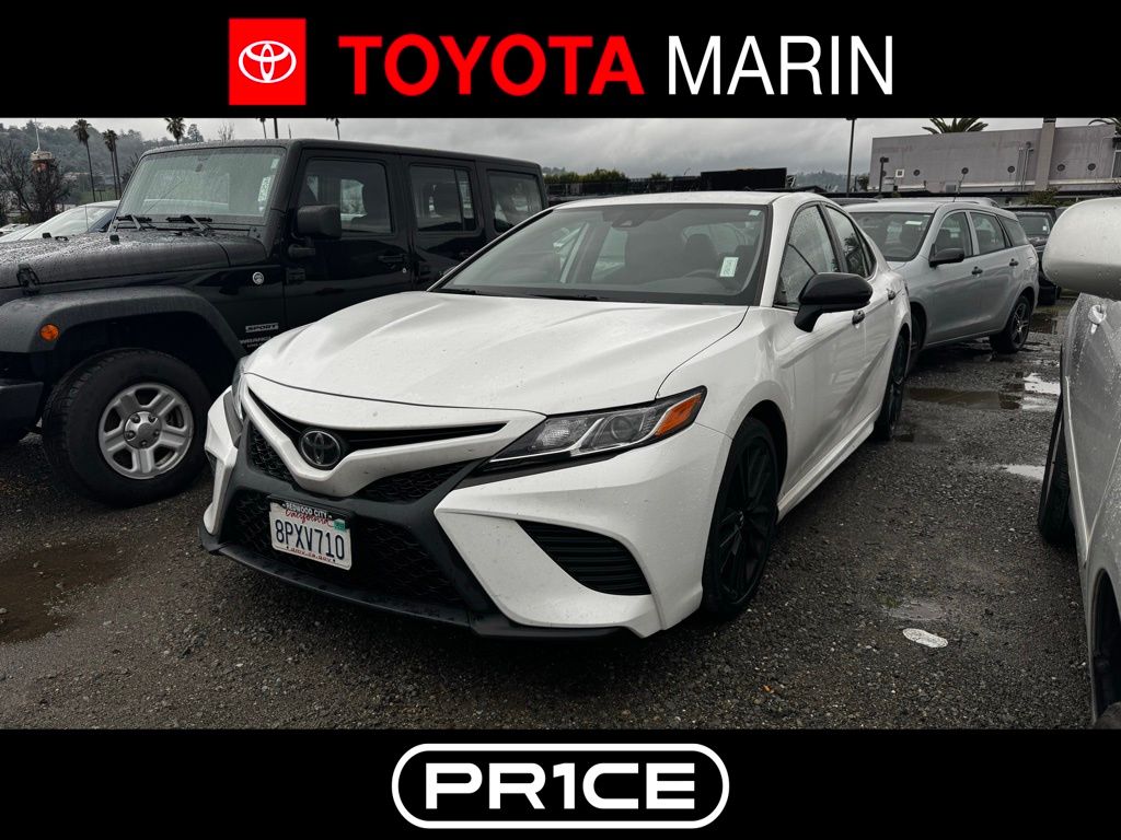 2020 Toyota Camry SE Nightshade's photo