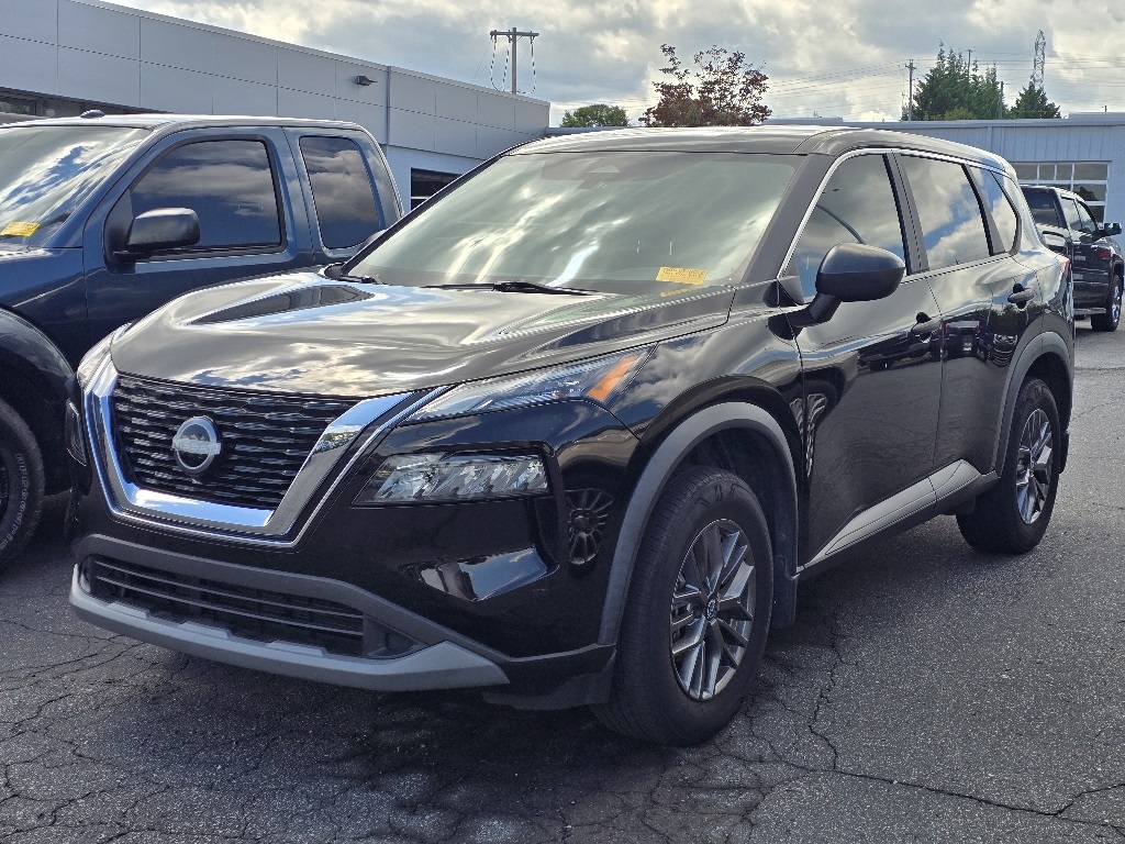2023 Nissan Rogue S photo 2
