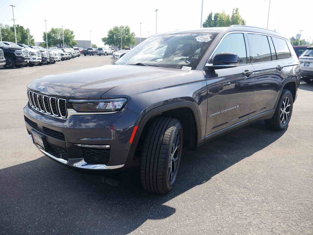 2024 Jeep Grand Cherokee Limited photo 2