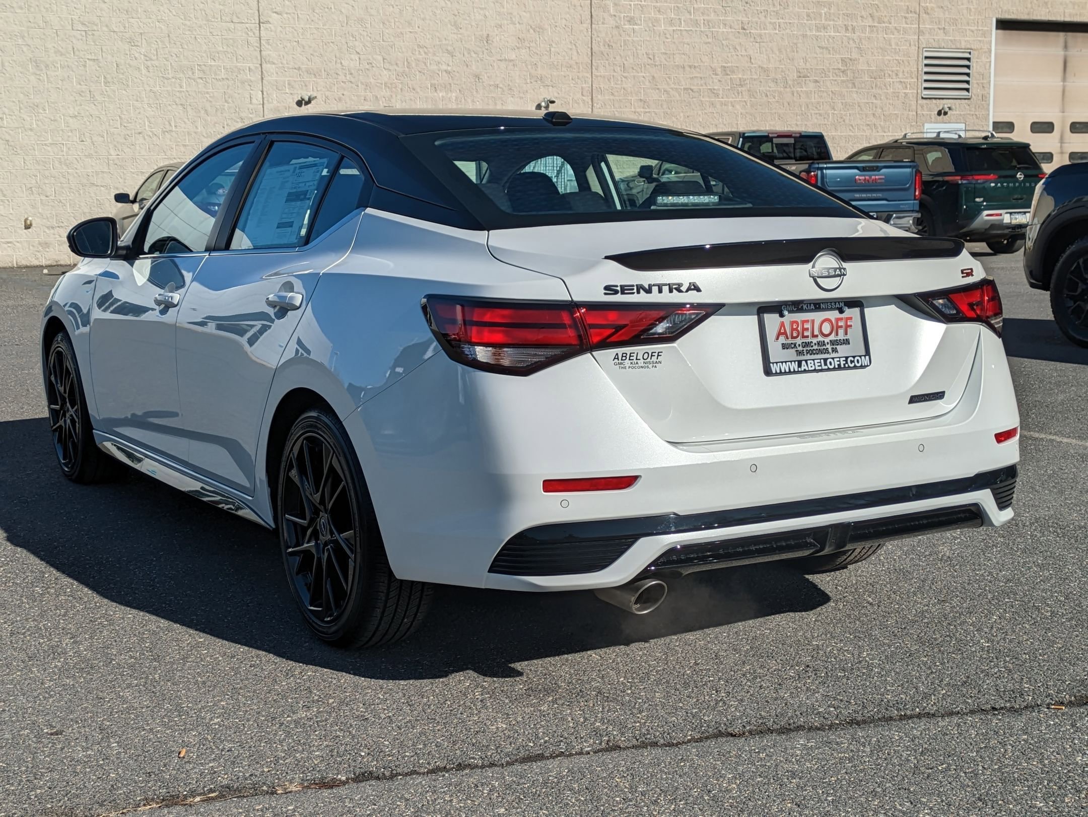 2025 Nissan Sentra SR photo 4