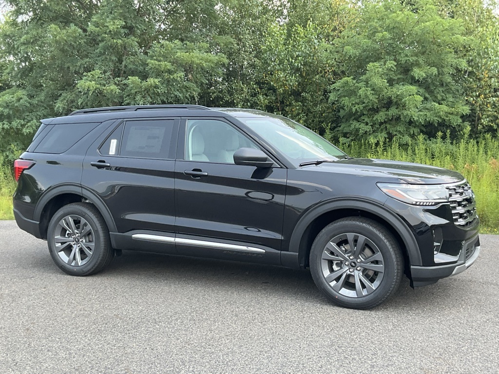 2025 Ford Explorer Active's photo