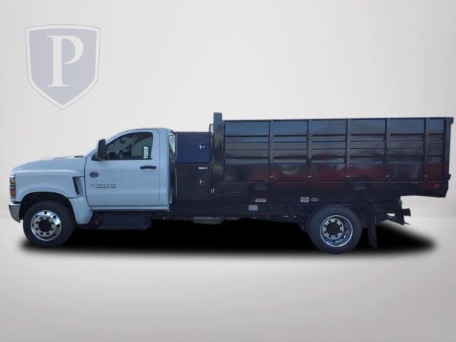 2023 Chevrolet Silverado 6500HD Work Truck photo 2
