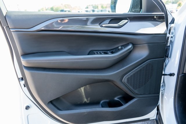 2023 Jeep Grand Cherokee Altitude photo 11