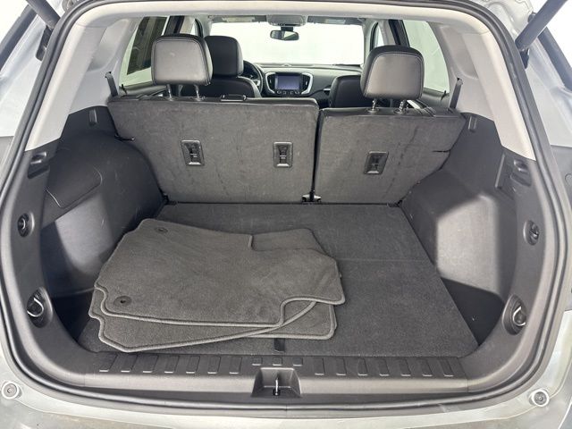 2024 Gmc Terrain SLT photo 24