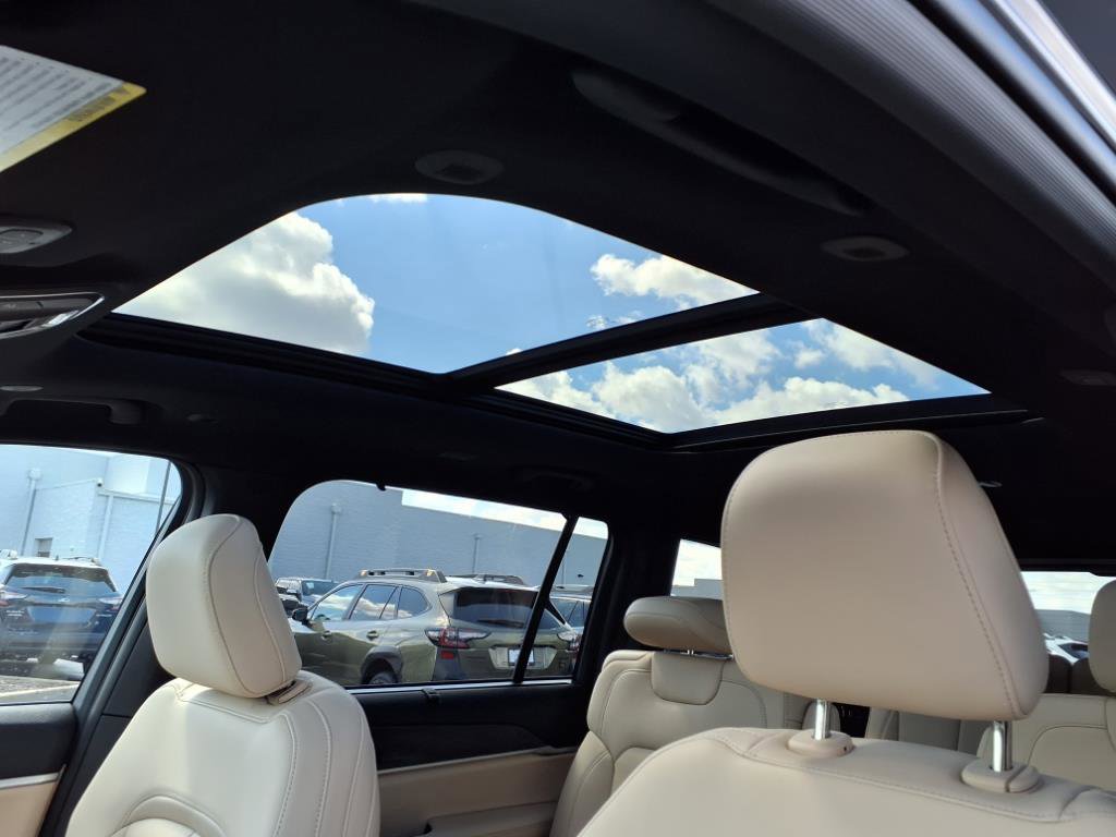 2025 Jeep Grand Cherokee Limited photo 11