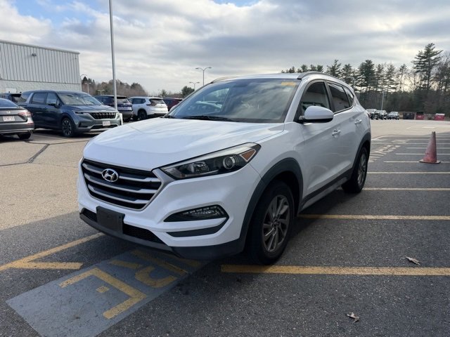 2017 Hyundai Tucson SE photo 2