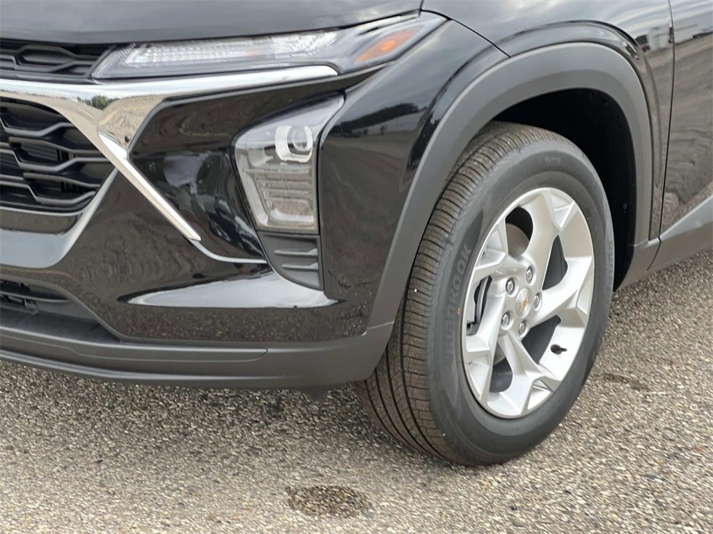 2026 Chevrolet Trax LS photo 8