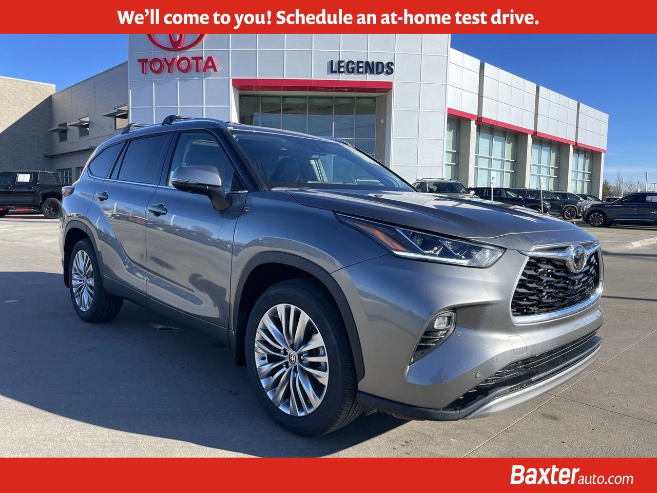 2026 Toyota Highlander Platinum's photo