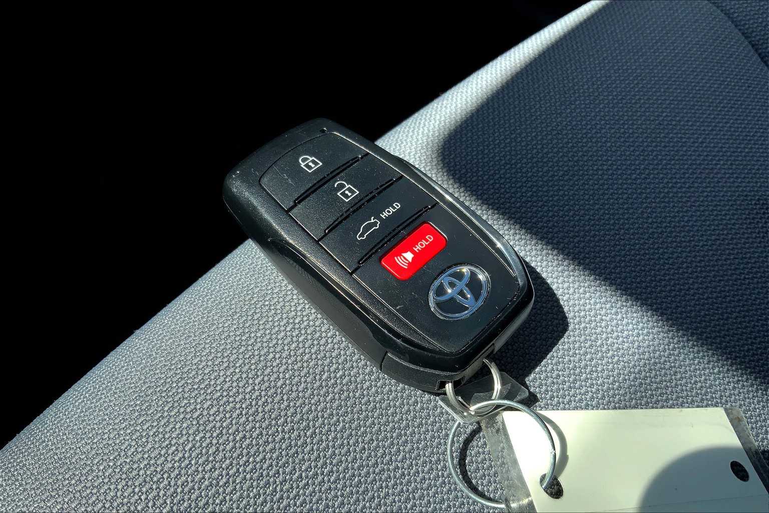 2025 Toyota Corolla SE photo 13