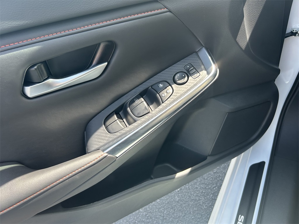 2025 Nissan Sentra SR photo 13